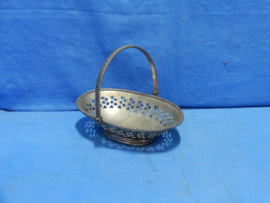 art nr: 810 vintage verzilverd bonbon mandje