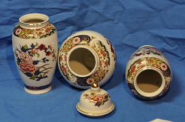 art nr: 07 antieke kast set vazen