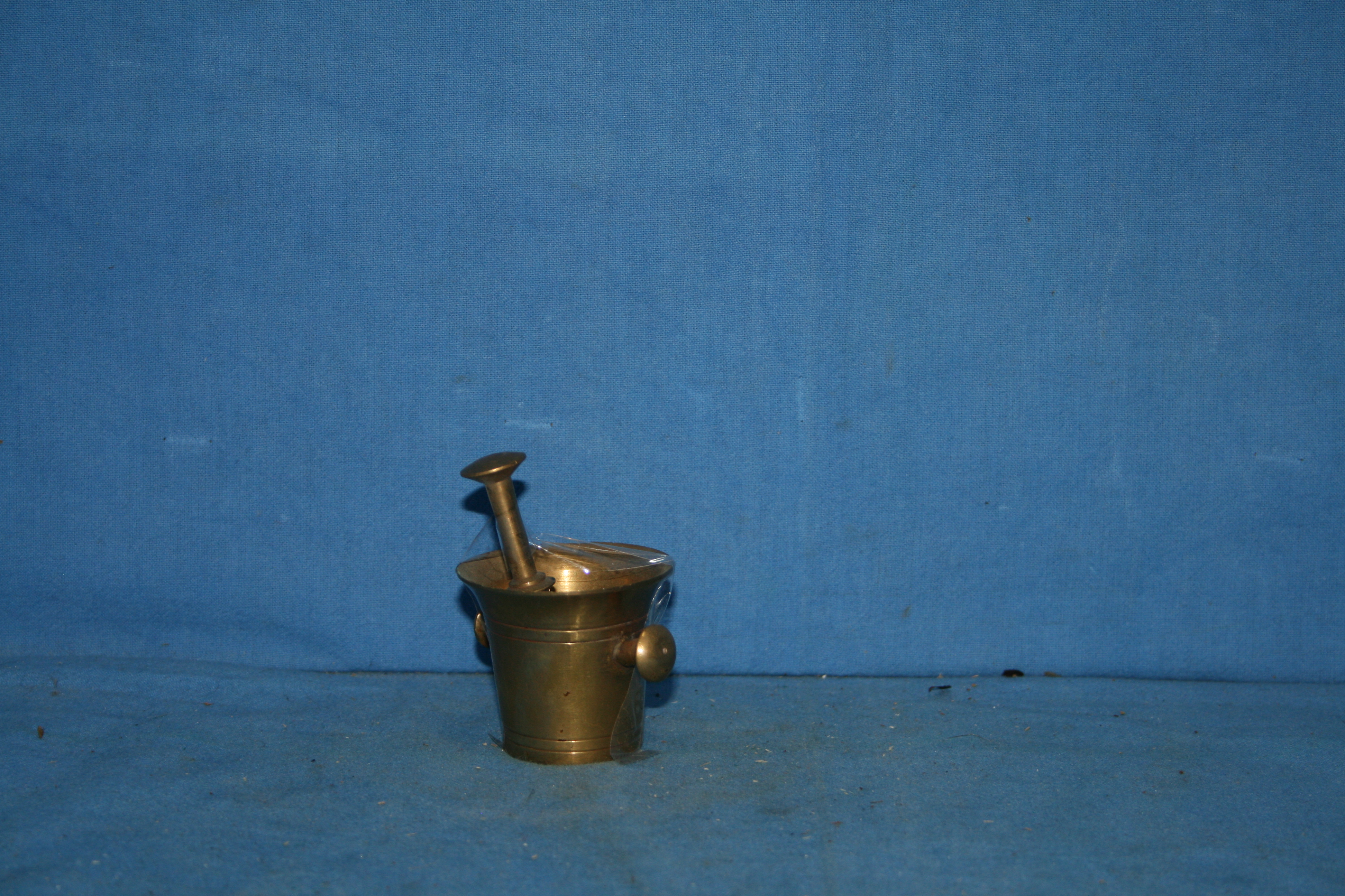 art nr: 1111 vintage koperen pillenstamper