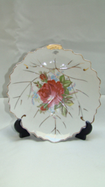 art nr: 422 vintage set schattige bordjes met een bloemenmotief