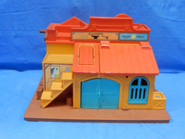 art nr: 735 vintage Fisher Price Sheriff office en Blacksmid
