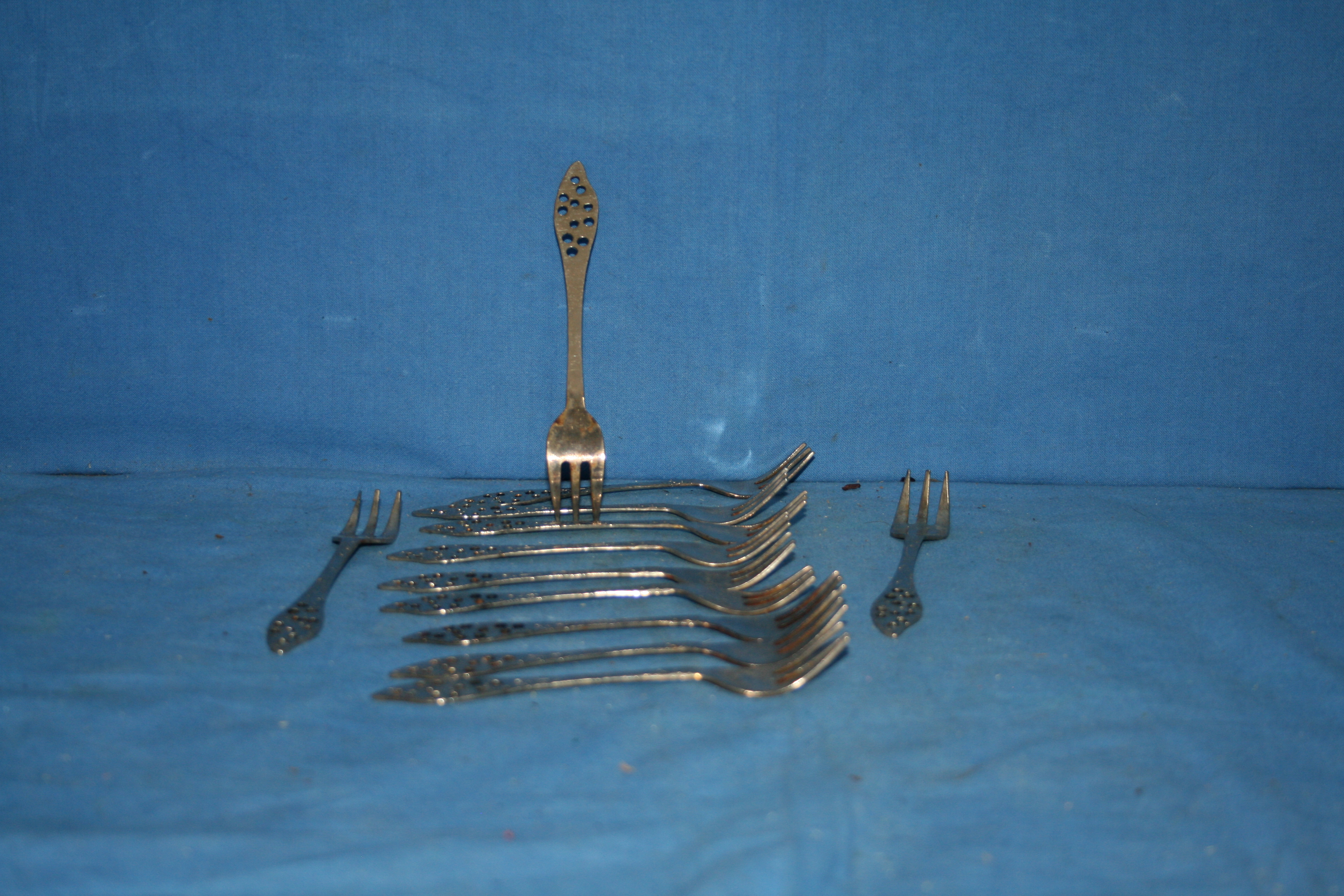 art nr: 1117 vintage set van 12 zilveren cocktail vorkjes