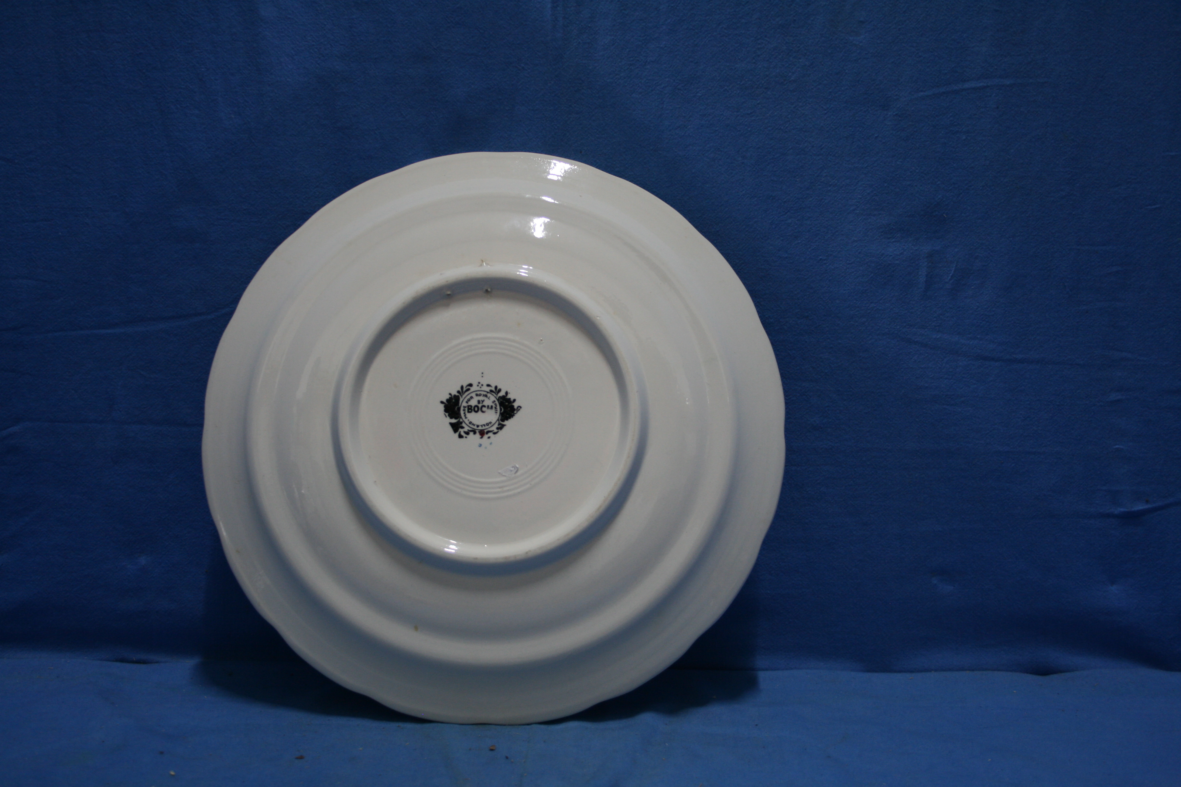 art nr: 1136 vintage design bord gemaakt voor Royal Sphinx by Boch