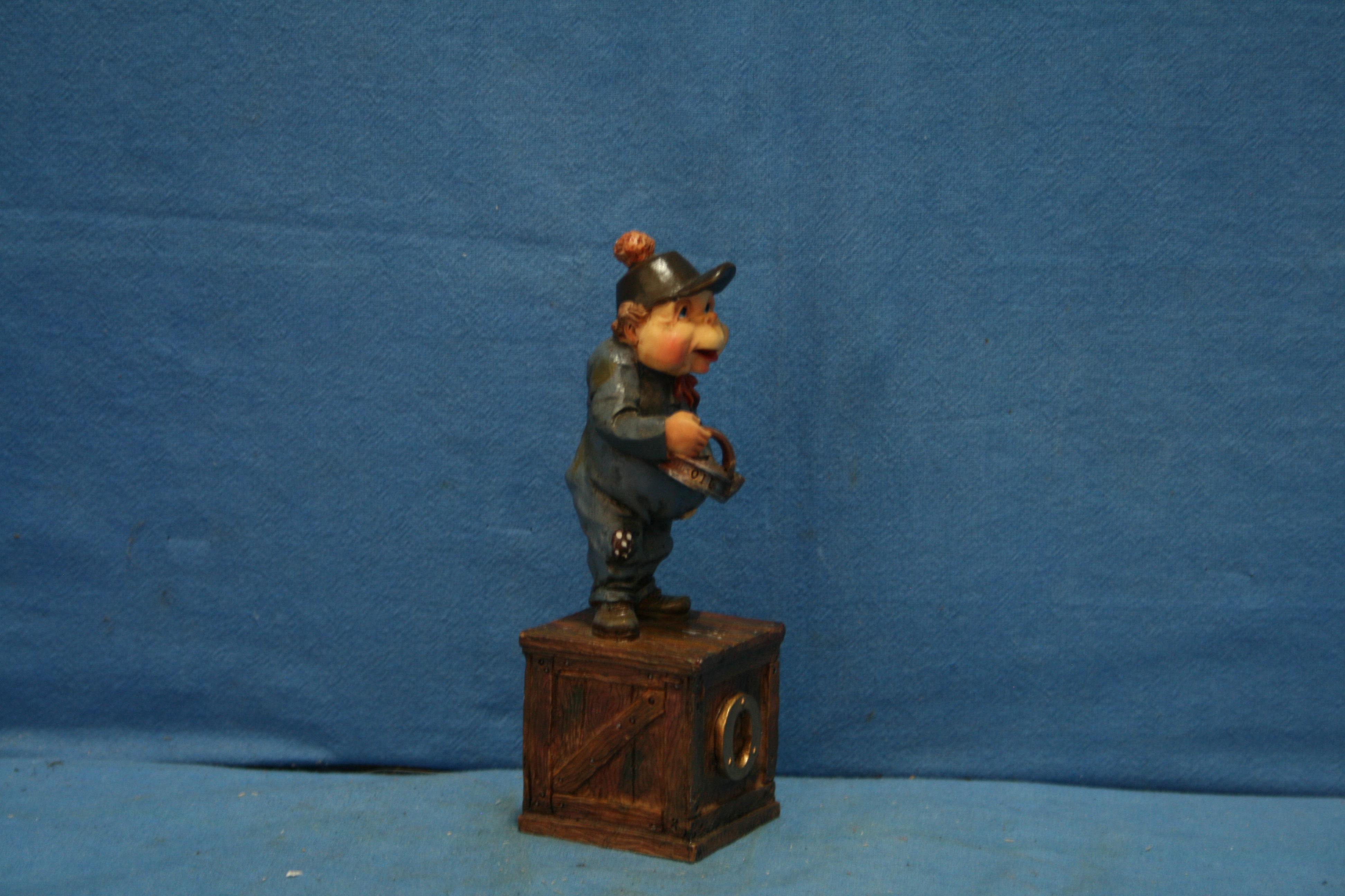 art nr: 1147 vintage Efteling Laaf met letter O