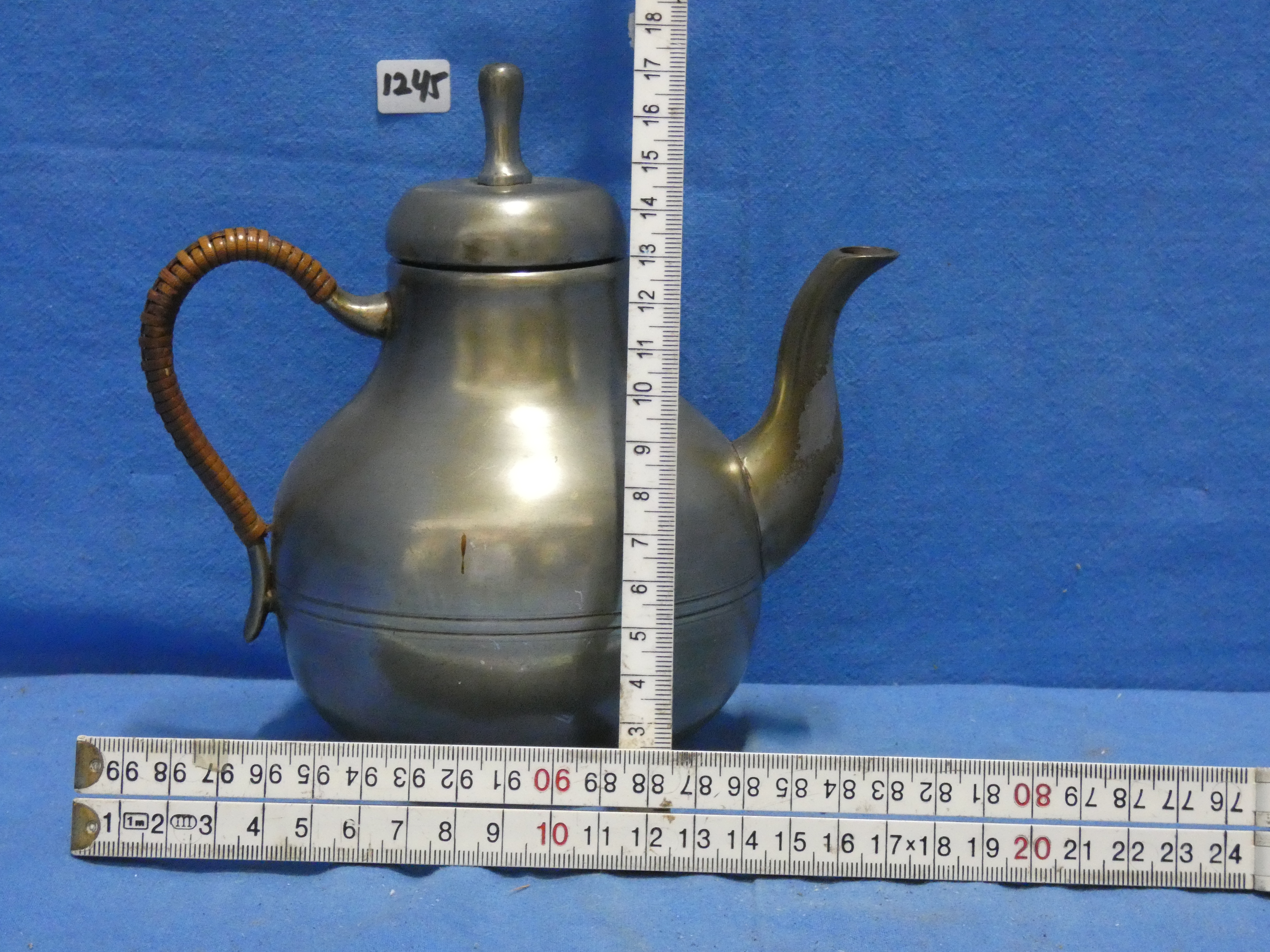 art nr: 1245 vintage tinnen theepot van L. van Erp uit Amsterdam