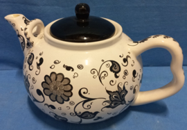art nr: 582 vintage theepot van Bowls and Dishes