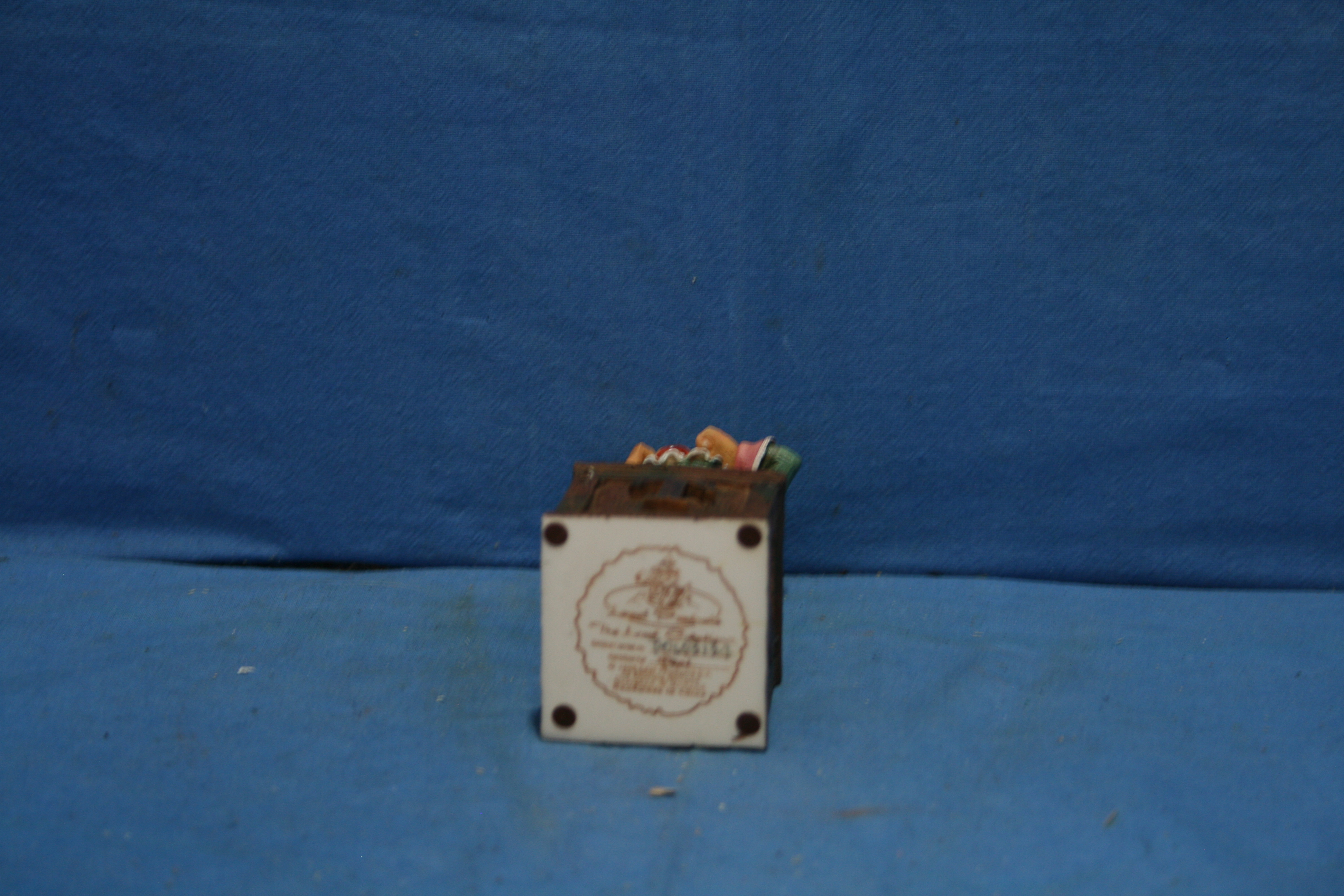 art nr: 1148 vintage Efteling Laaf met letter T