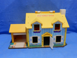 art nr: 770 vintage Fisher Price Play family house