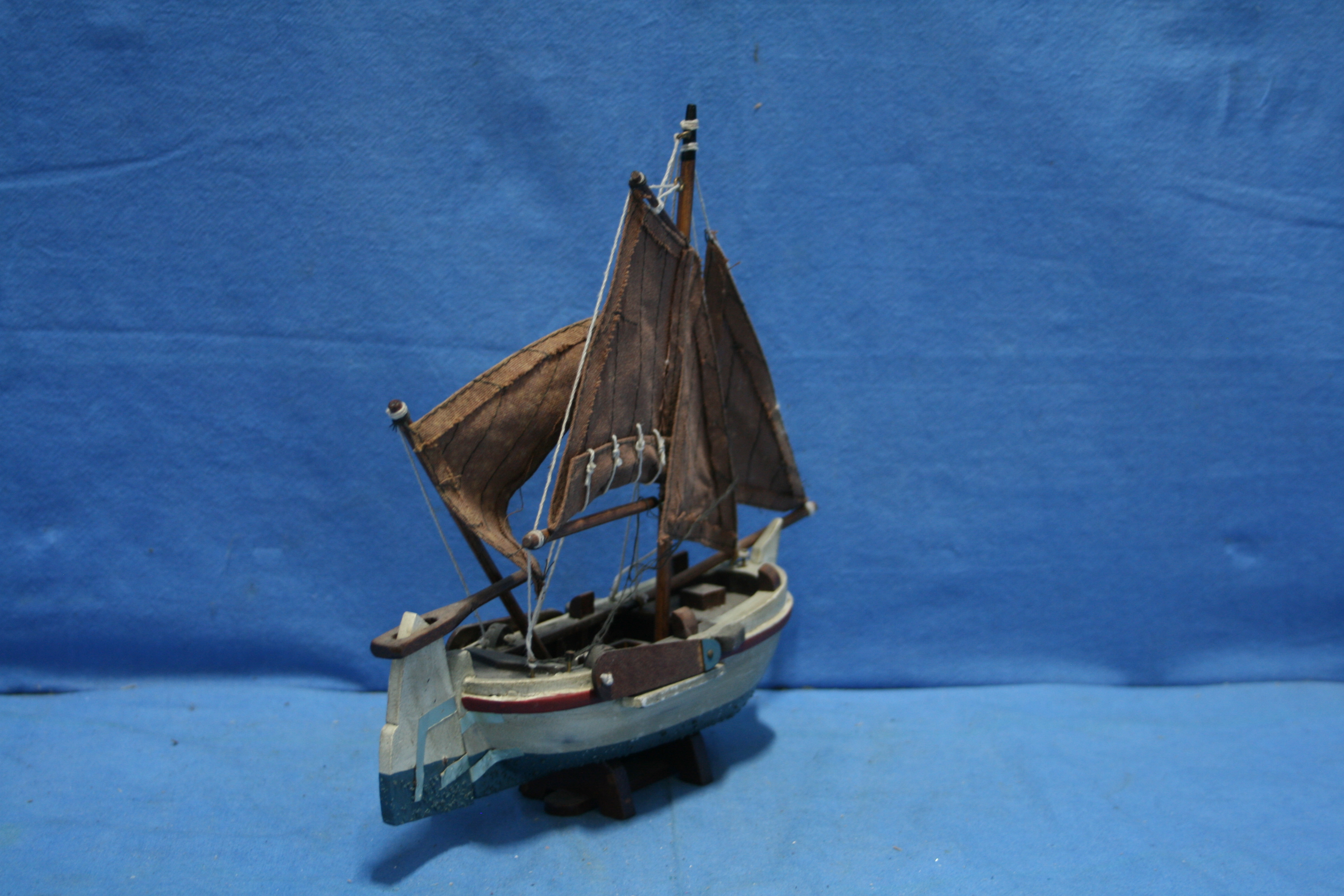 art nr: 1129 vintage zeilboot op schaal