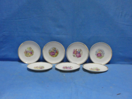 art nr: 1300 vintage set met 7 schalen met gouden rand