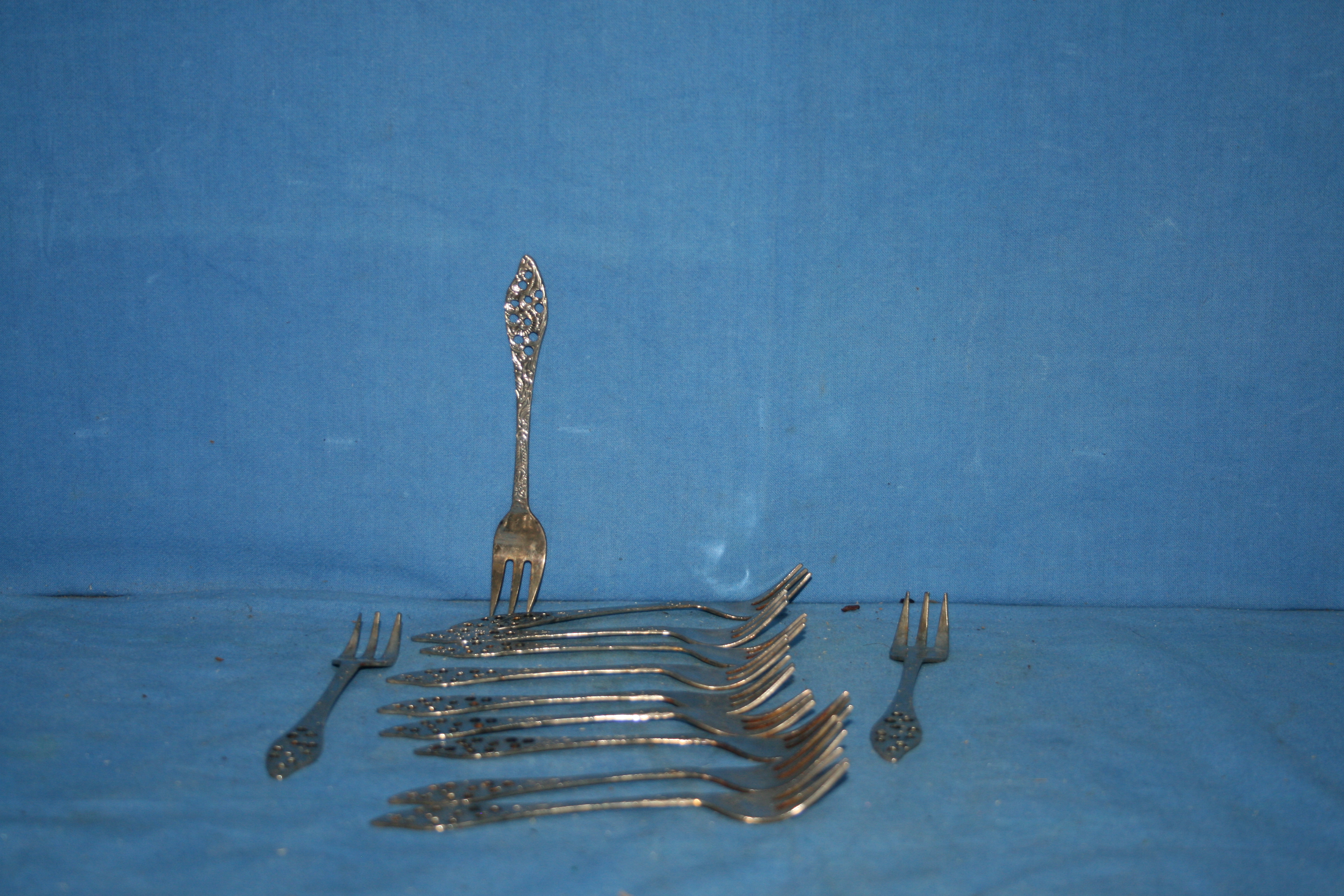 art nr: 1117 vintage set van 12 zilveren cocktail vorkjes