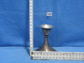 art nr: 433 vintage verzilverde kaarsenstandaard