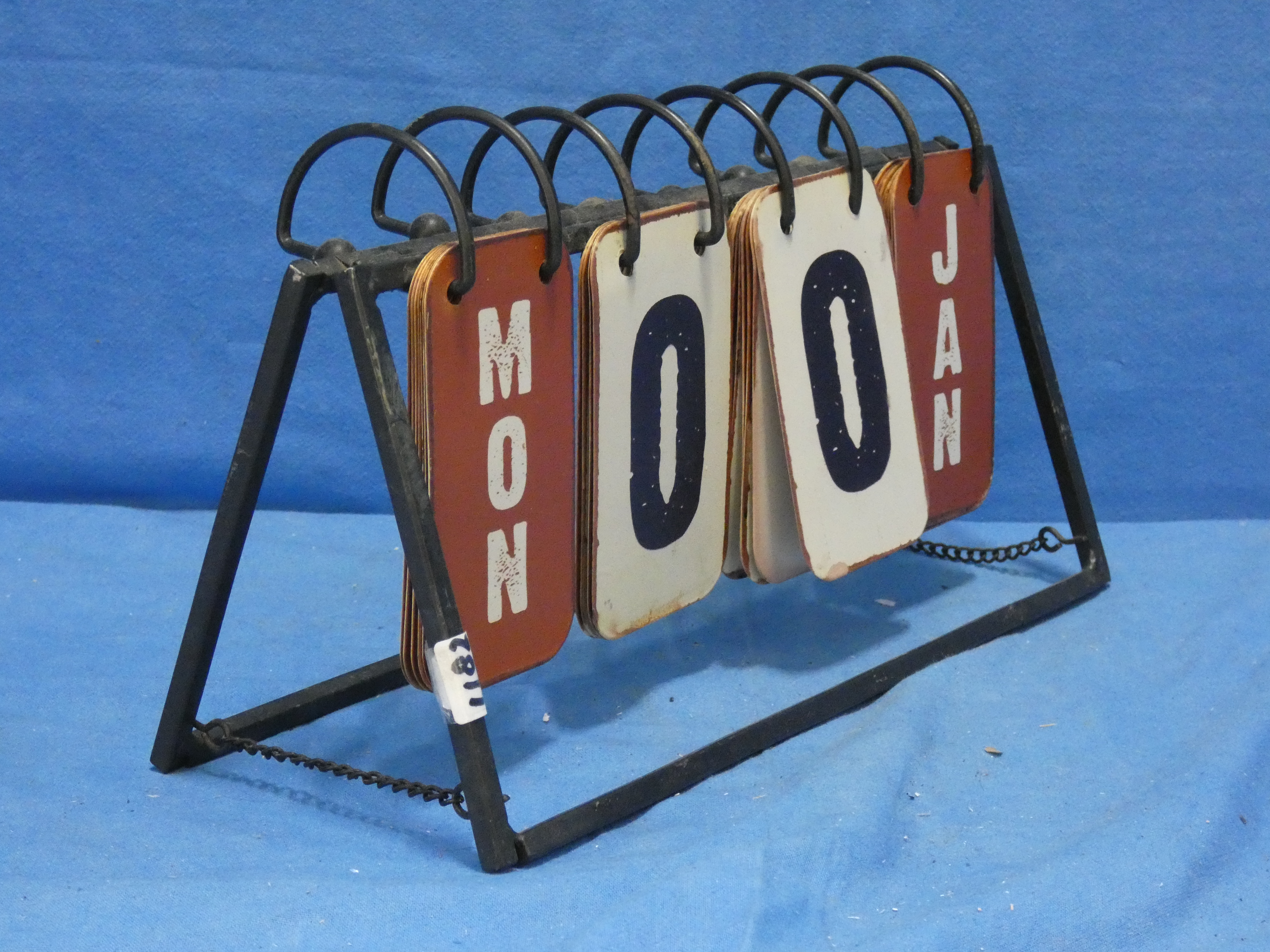 art nr: 1182 vintage kalender op metalen rek