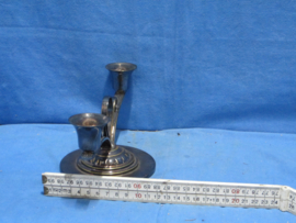 art nr: 1487 antieke verzilverde kaarsen kandelaar