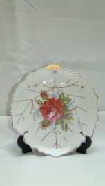 art nr: 422 vintage set schattige bordjes met een bloemenmotief