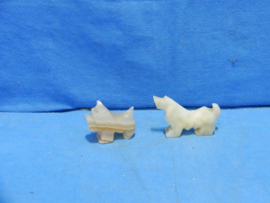 art nr: 819 vintage marmeren hondjes beeldjes