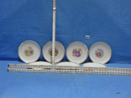art nr: 1300 vintage set met 7 schalen met gouden rand