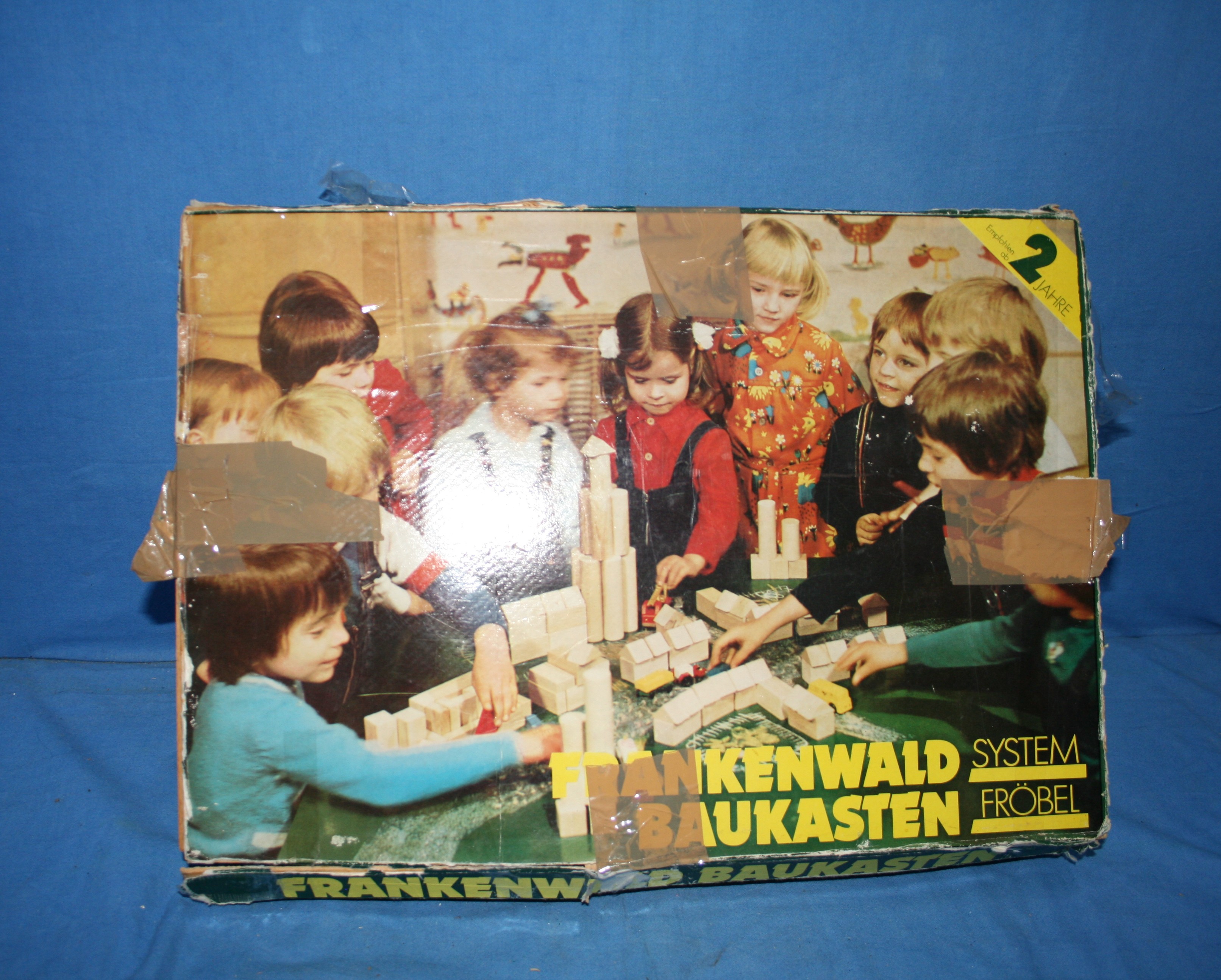 art nr: 1123 vintage blokkenkist vol met bouwblokken