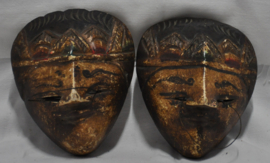 art nr: 914 vintage Afrikaanse houten maskertjes, 2 stuks