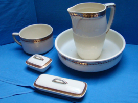 art nr: 374 antieke set van Belgische Broc Pichet