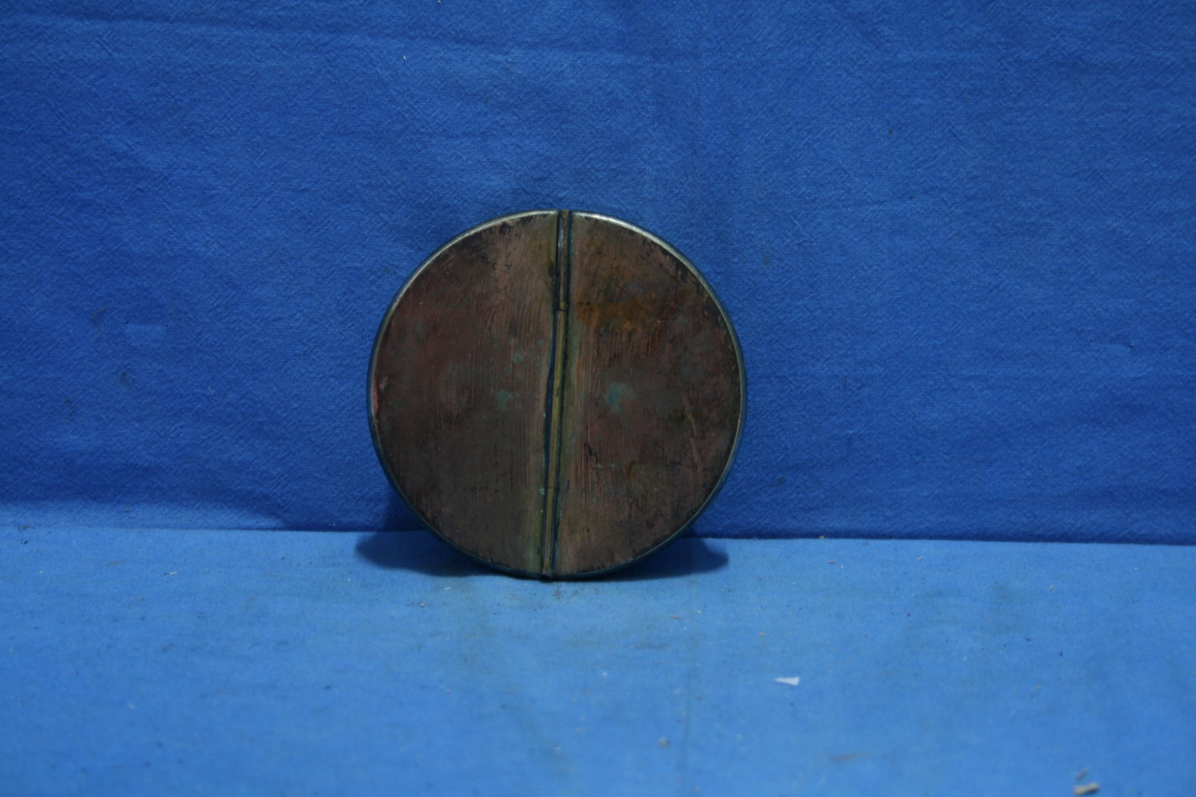 art nr: 1161 vintage metalen reis asbakje