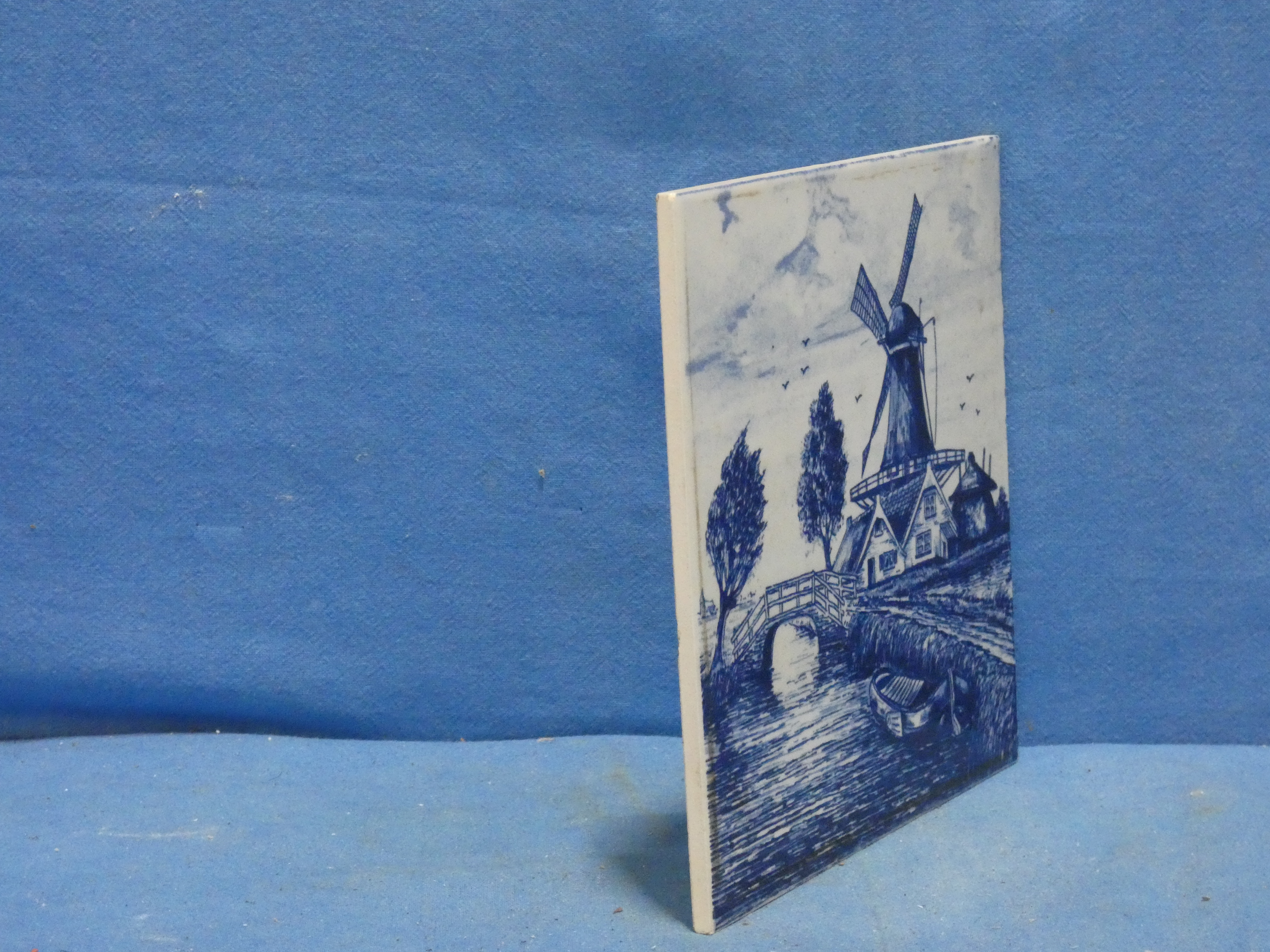 art nr: 1268 vintage Delft Blauwe tegel van een landschap