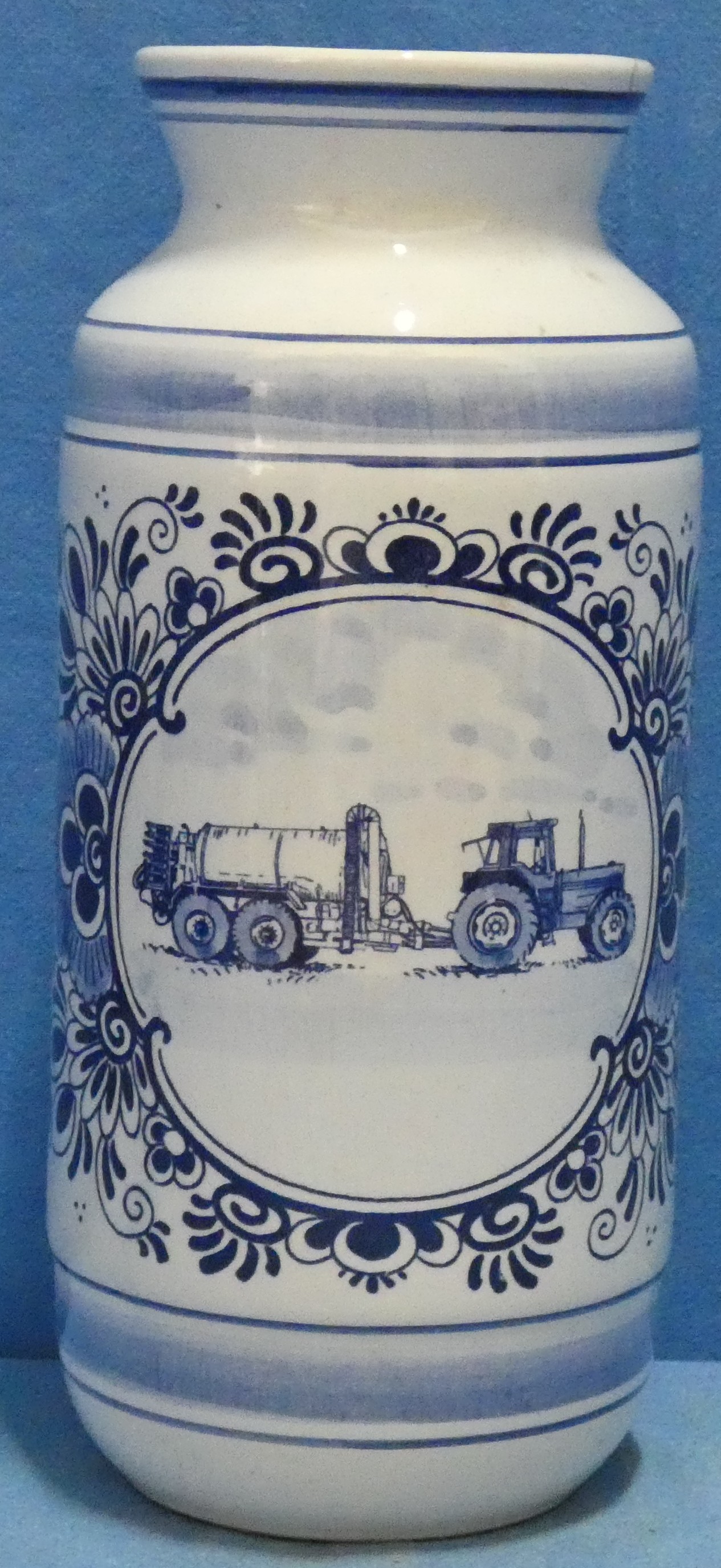 art nr: 1267 vintage Delft Blauwe hand beschilderde vaas