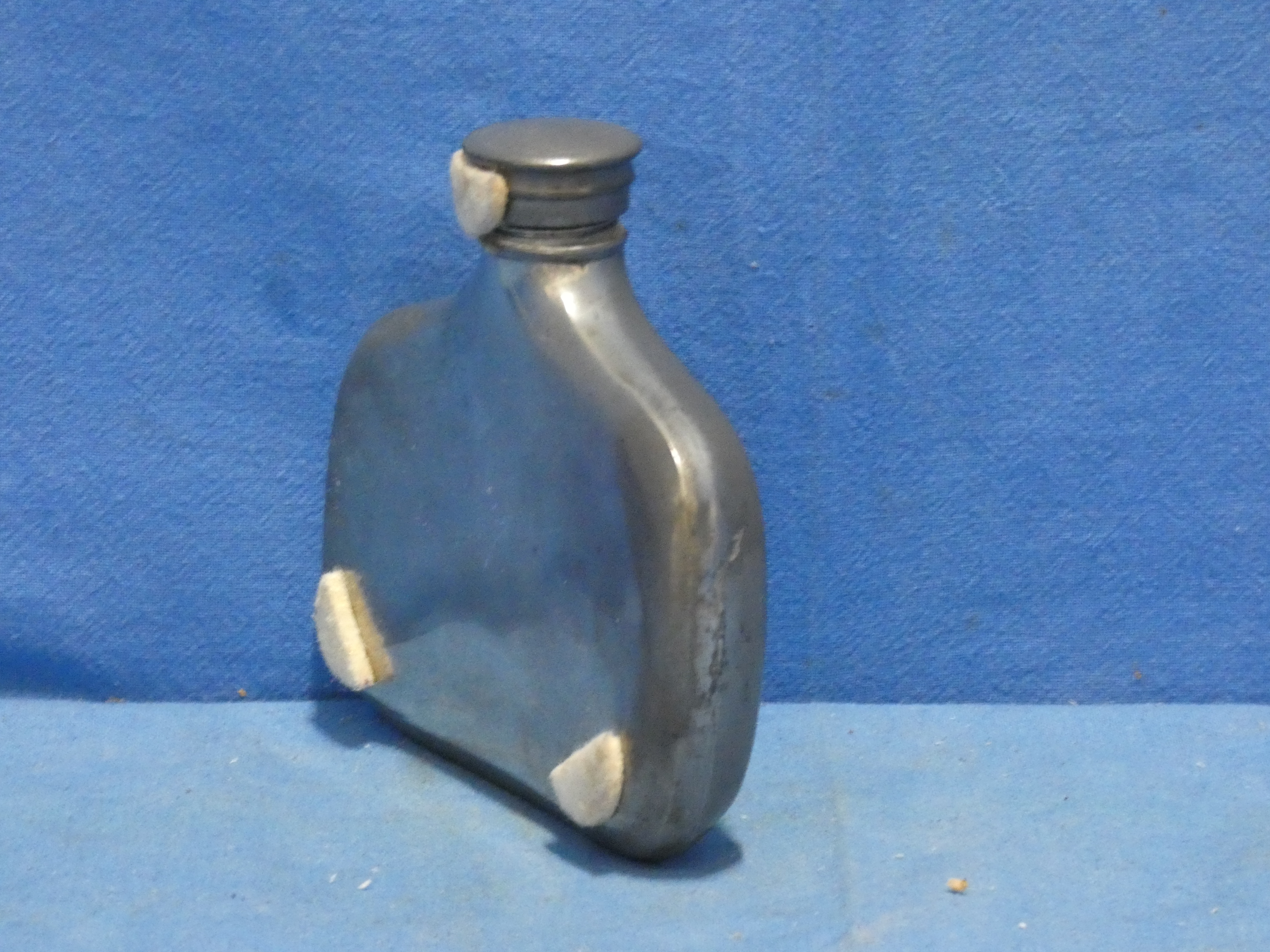 art nr: 1246 vintage tinnen borstzak drinkflesje