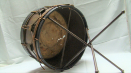 art nr: 385 antiek muziekinstrument trommel