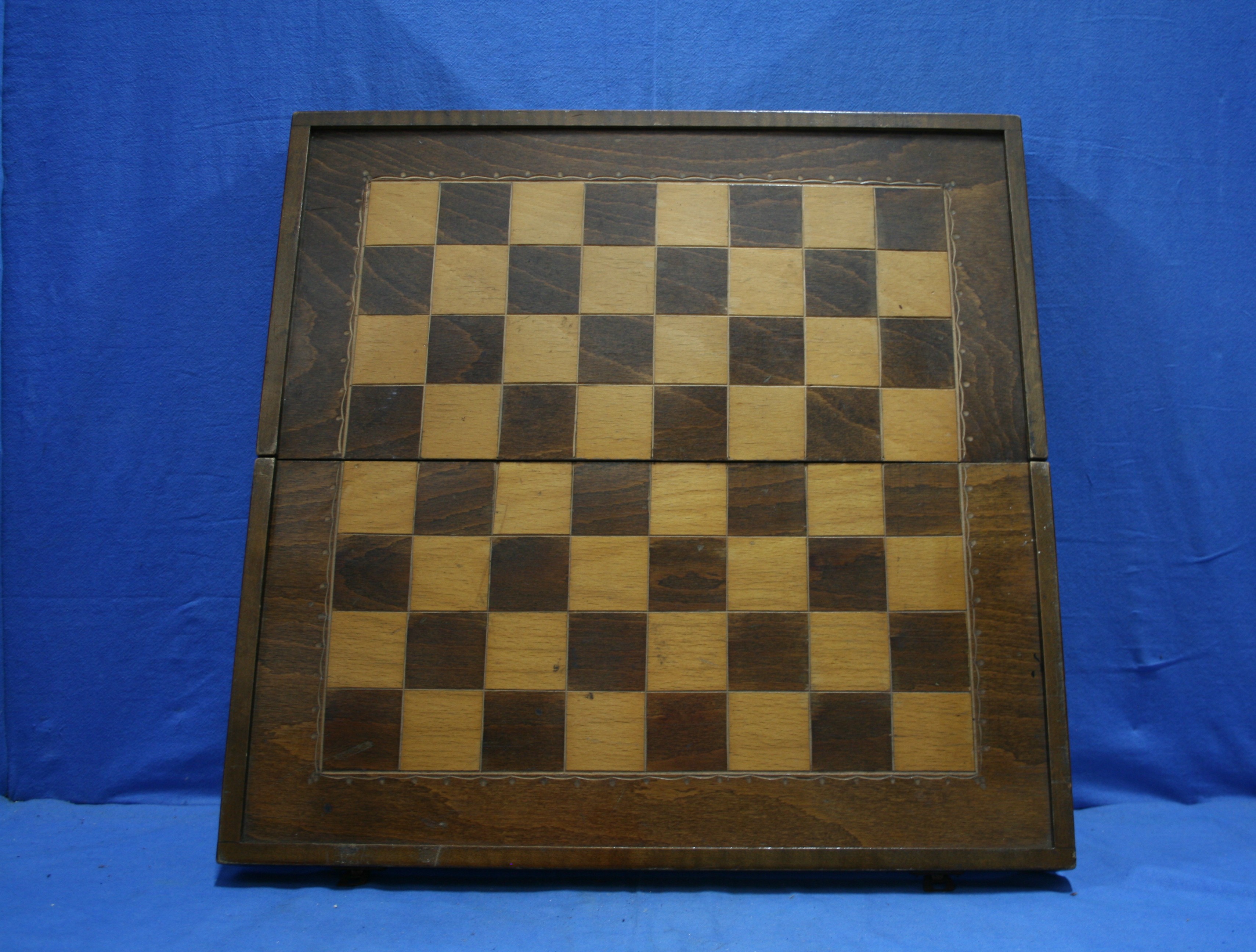 art nr: 1140 vintage schaakbord met de schaakstenen