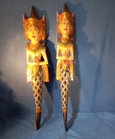 art nr: 445 vintage houtsnijwerk uit Bali set bestaat uit 2 stuks
