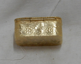 art nr: 1013 antiek messing pillendoosje