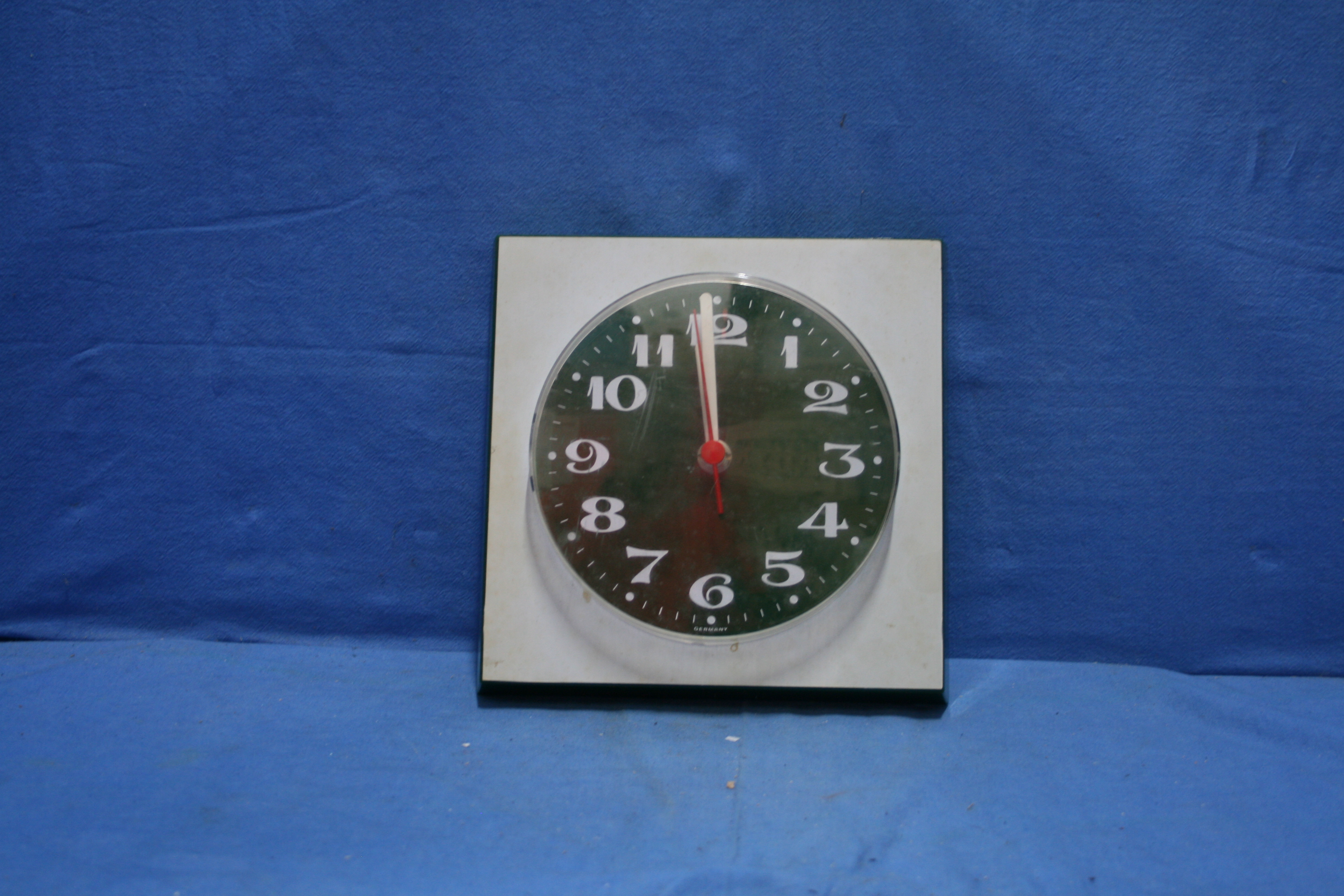 art nr: 716 vintage wandklokje