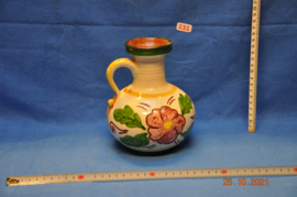 art nr: 232 vintage vaasje uit Hongarije 1e vaas van totaal 18 stuks