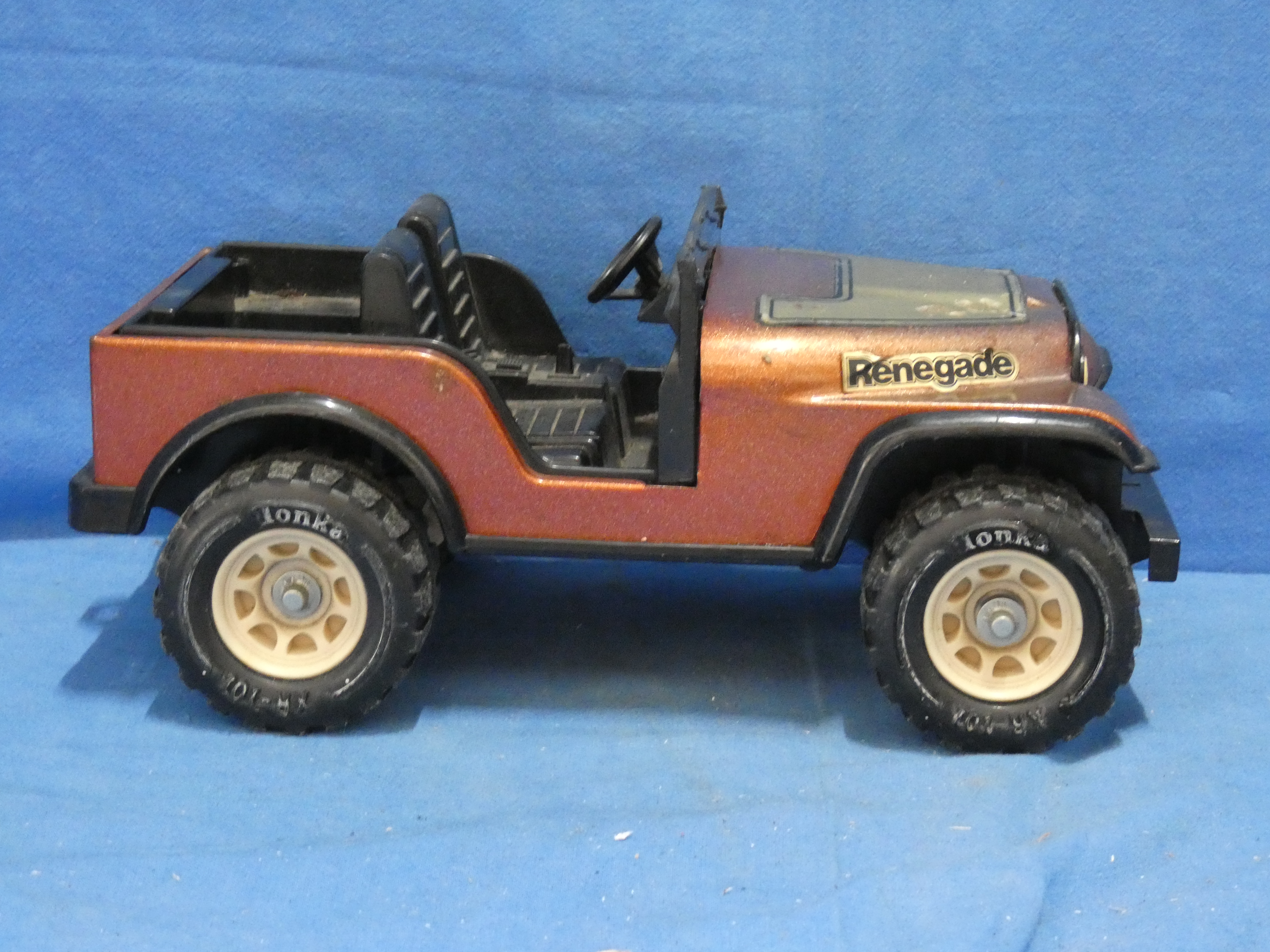 art nr: 1205 vintage Tonka Jeep