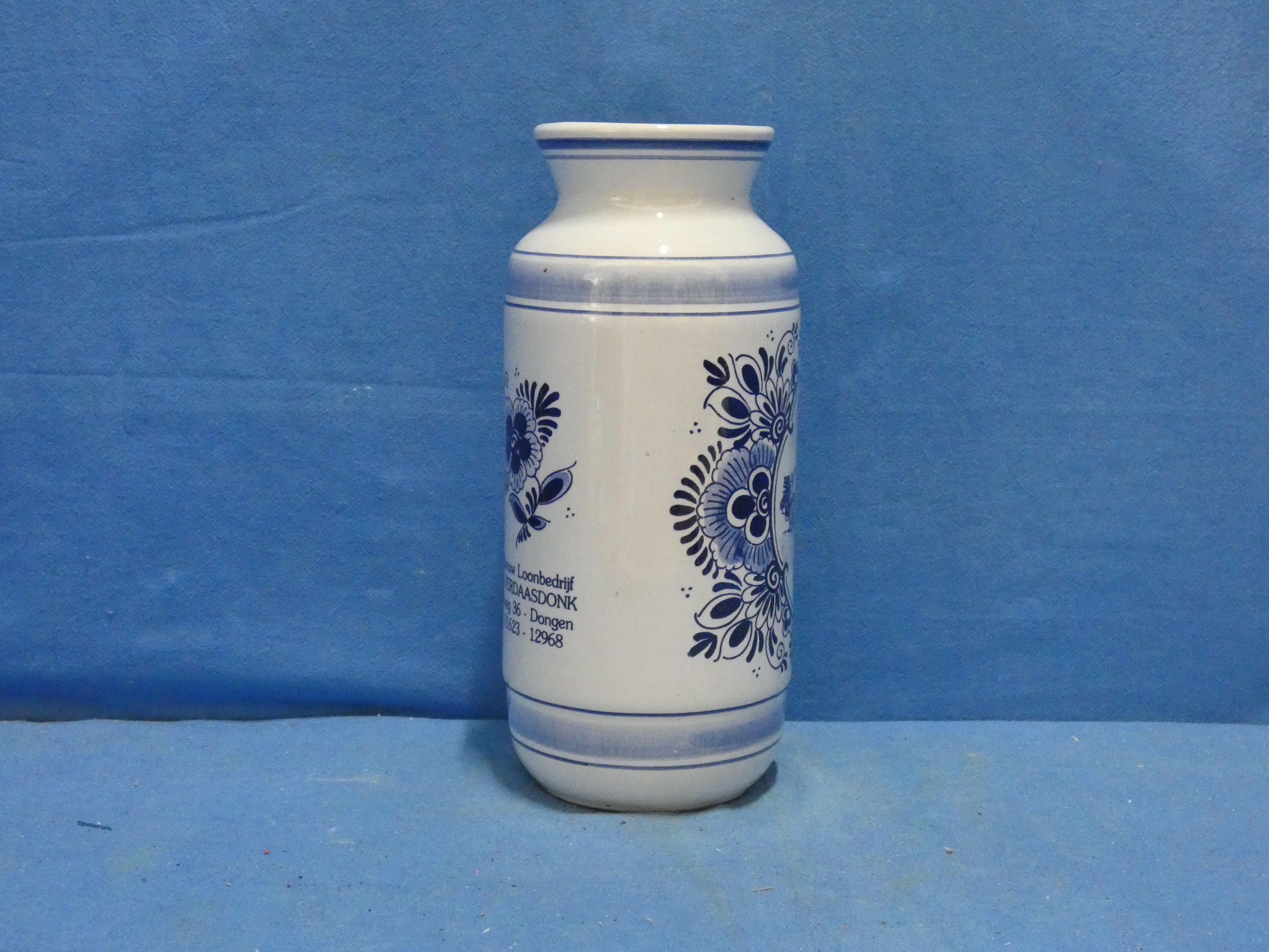 art nr: 1267 vintage Delft Blauwe hand beschilderde vaas