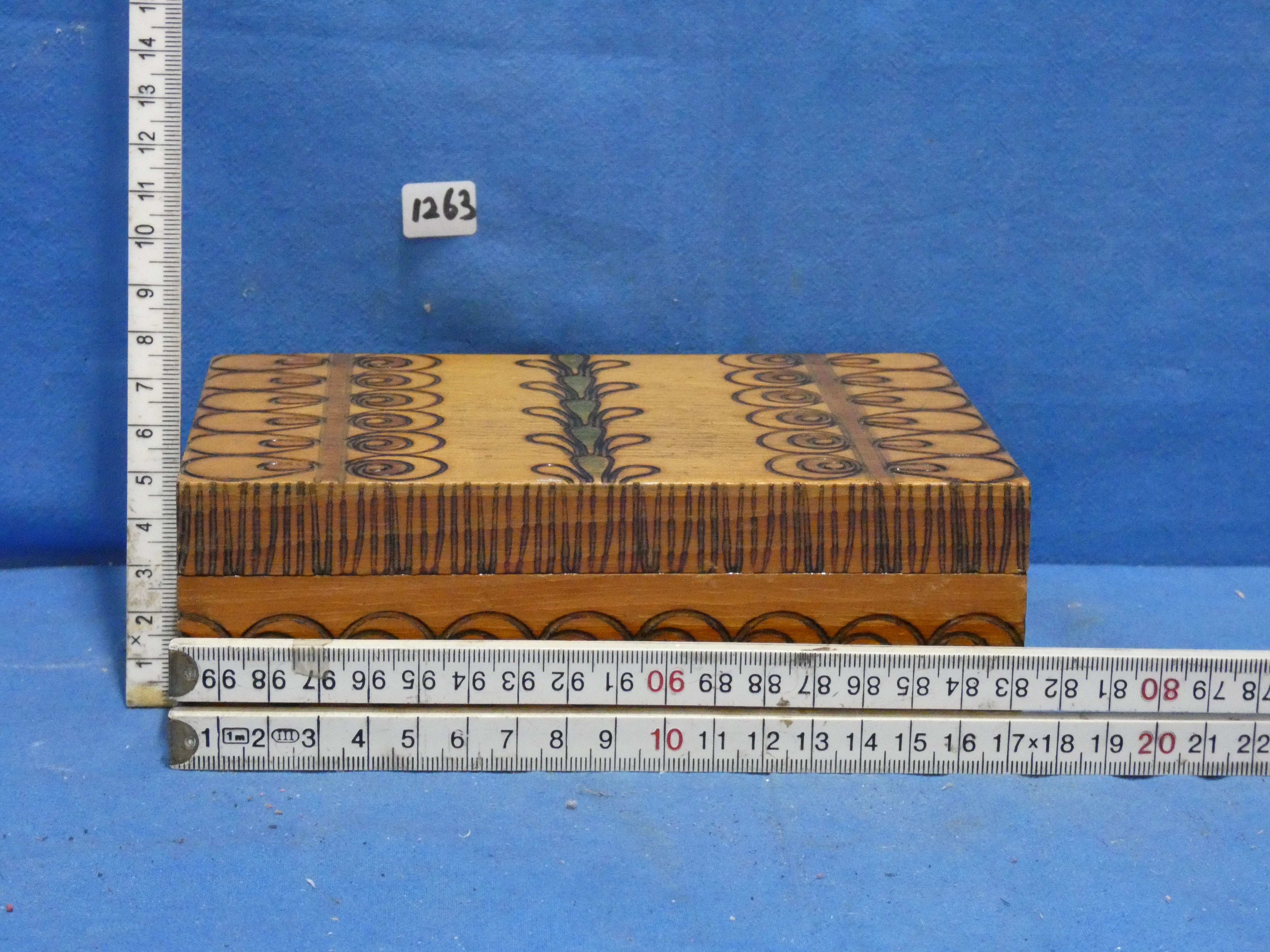 art nr: 1263 vintage houten opbergkistje uit Java