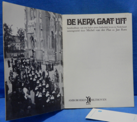 art nr: 554 vintage boek de kerk gaat uit