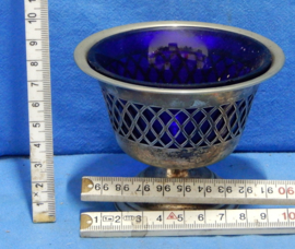 art nr: 692 vintage verzilverde vingerkom met blauwe glazen inhoud