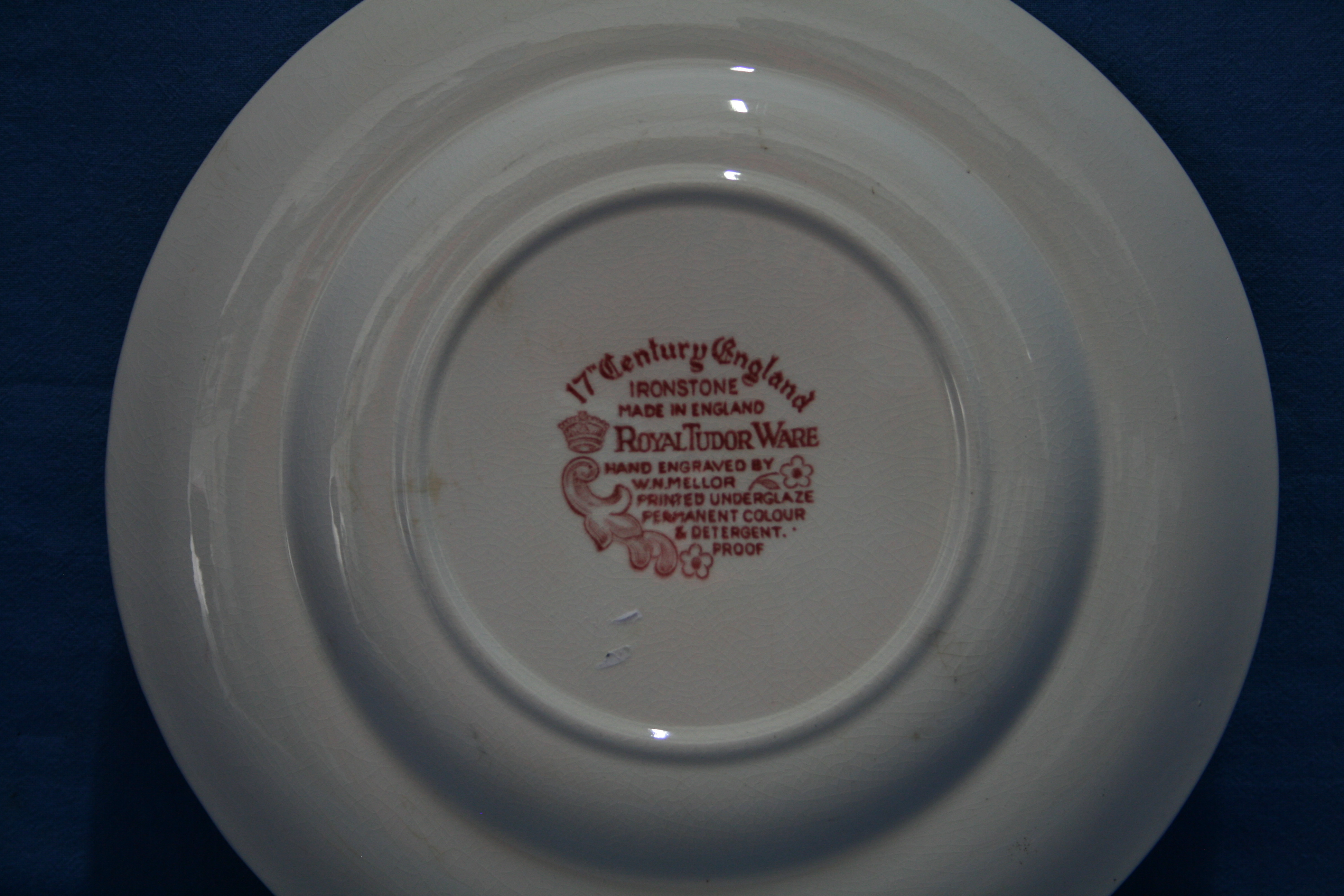 art nr: 825 vintage Iron Stone Royal Tudor ware