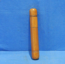 art nr: 1040 vintage houten haaknaalden koker