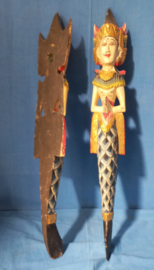 art nr: 445 vintage houtsnijwerk uit Bali set bestaat uit 2 stuks