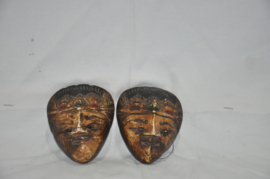 art nr: 914 vintage Afrikaanse houten maskertjes, 2 stuks