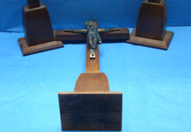 art nr: 347 altaar crucifix met kaarsenstandaard