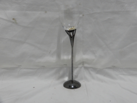 art nr: 945 antieke zilveren lange kunstvoet met glas erop