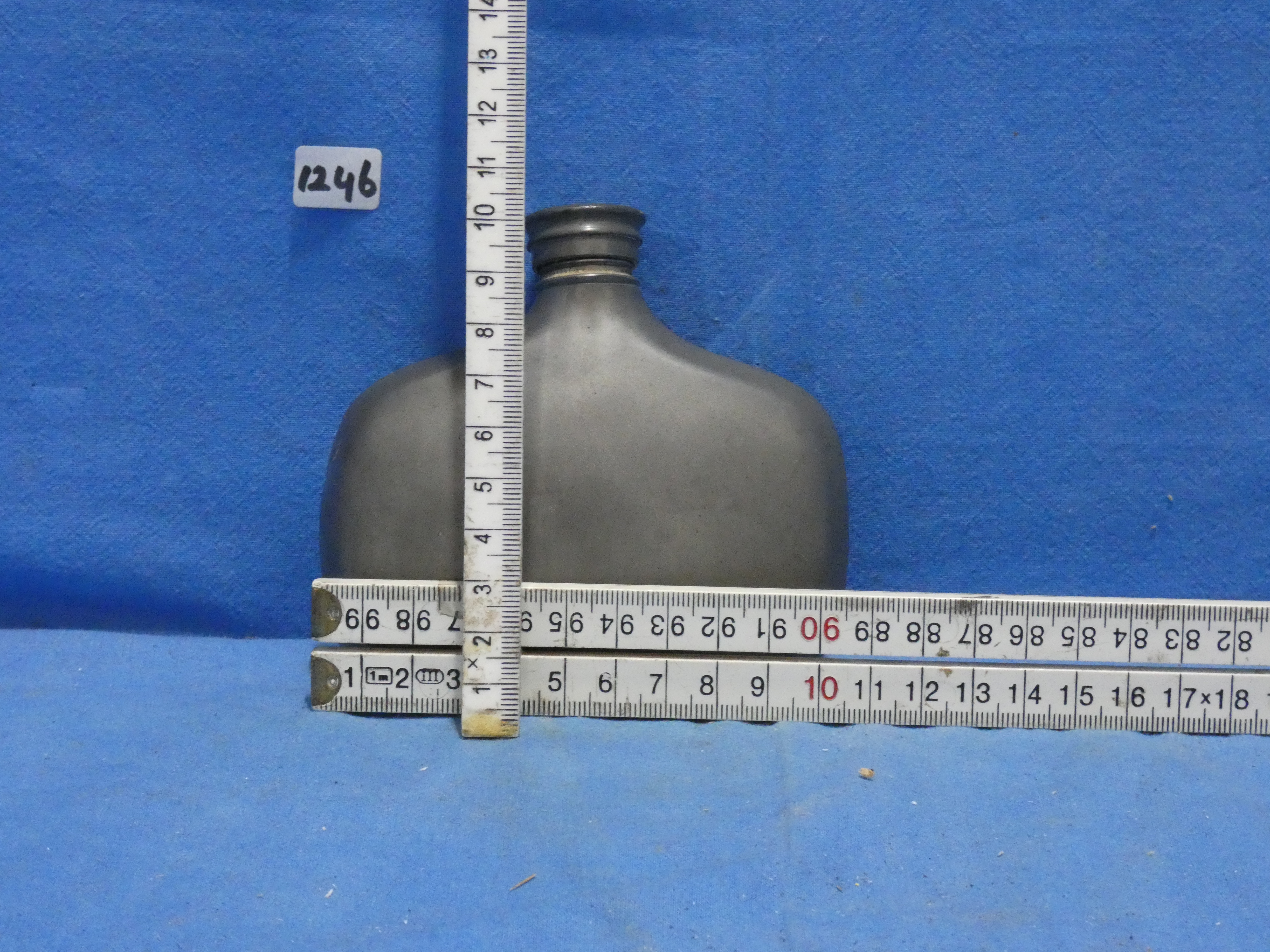 art nr: 1246 vintage tinnen borstzak drinkflesje