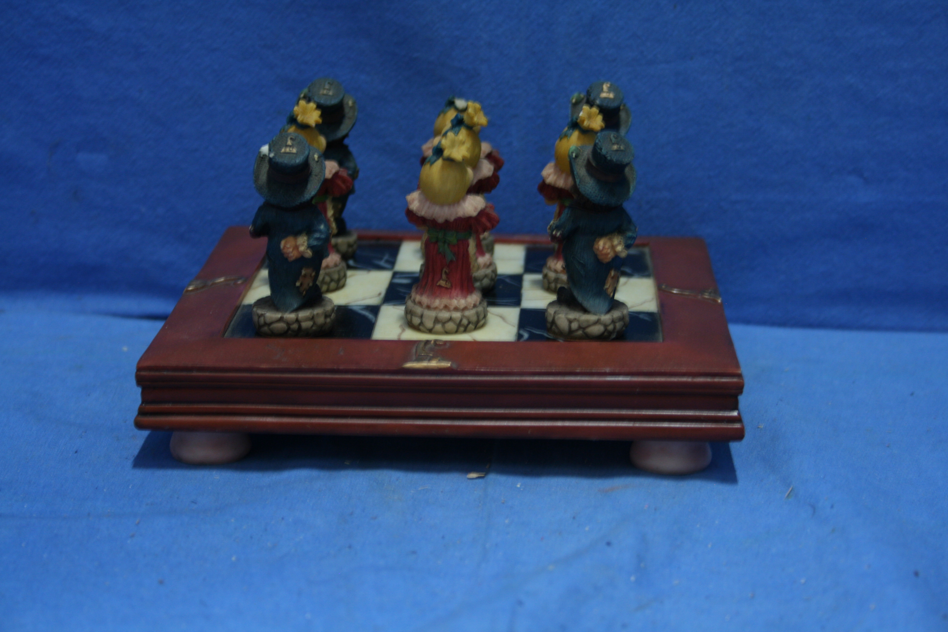 art nr: 1151 vintage Lavenspel op plateau