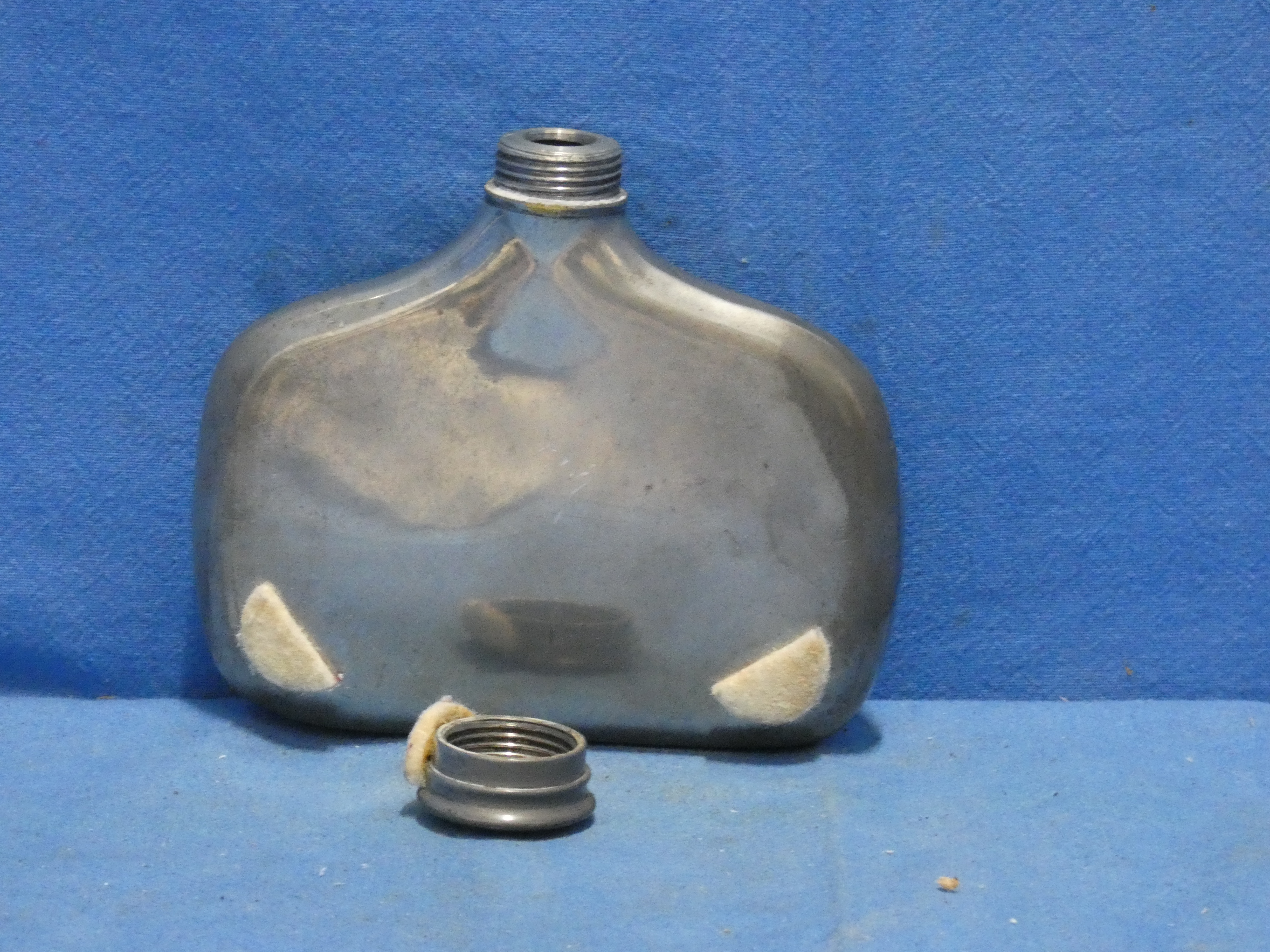 art nr: 1246 vintage tinnen borstzak drinkflesje