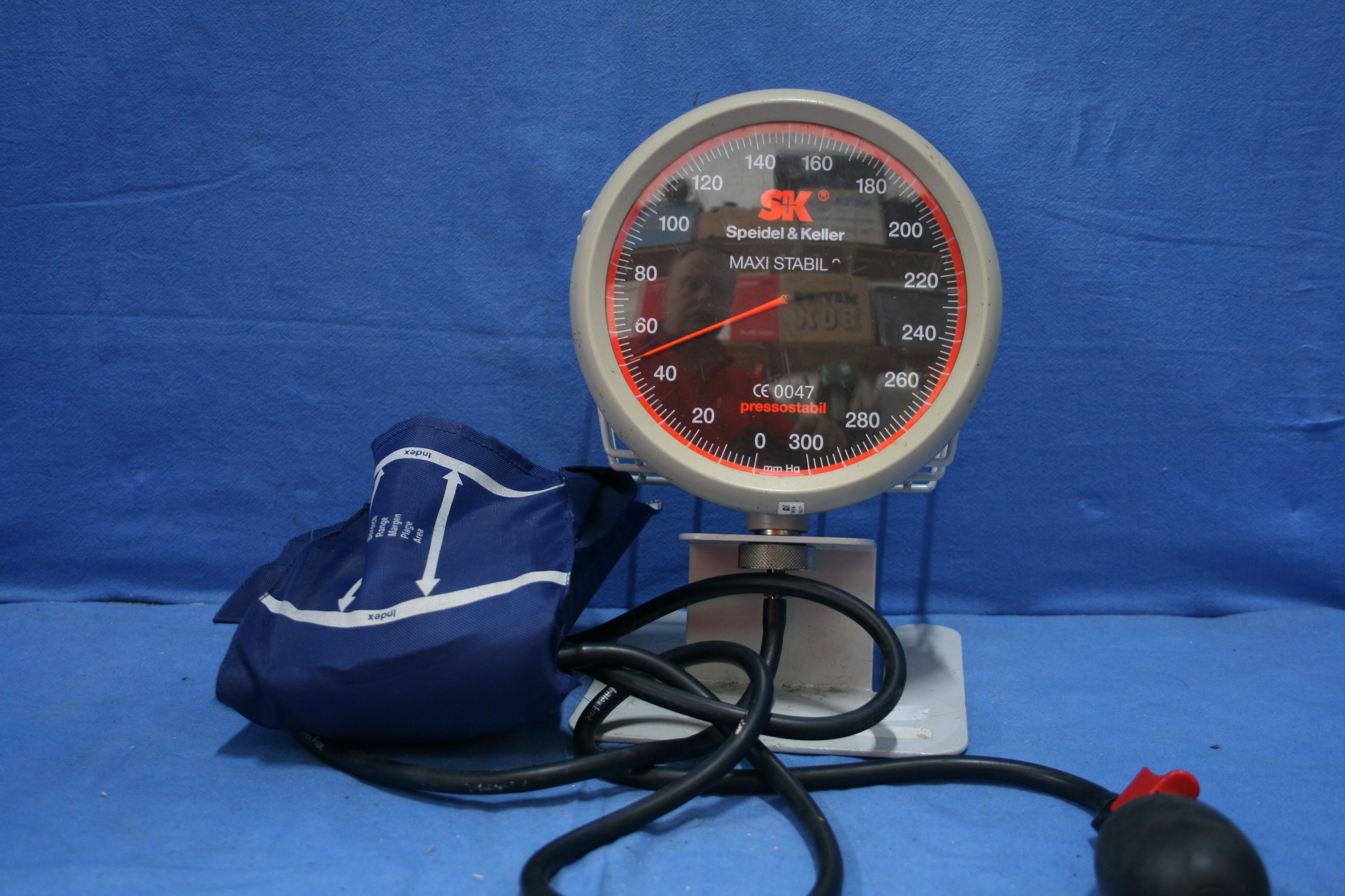 art nr: 1143 vintage bloeddrukmeter met arm pomp