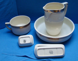 art nr: 374 antieke set van Belgische Broc Pichet